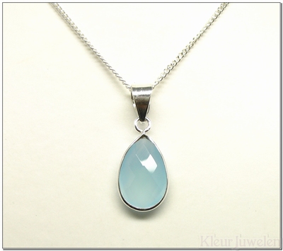 Hanger met druppelvorm facet geslepen blauwe chalcedoon