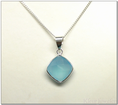 Hanger met facet geslepen vierkant blauwe chalcedoon