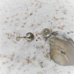 Zilveren oorstekers met cabochon bergkristal