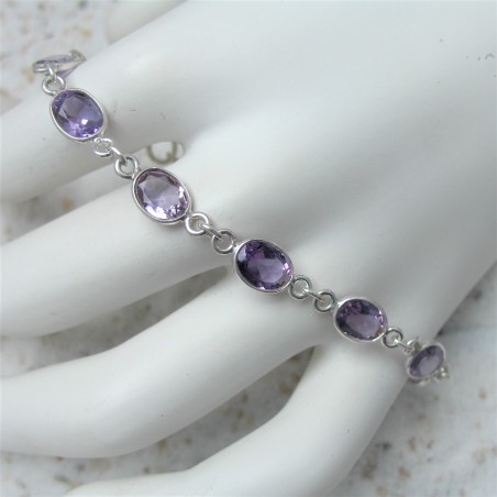 Zilveren armband met ovale amethist 8 bij 6