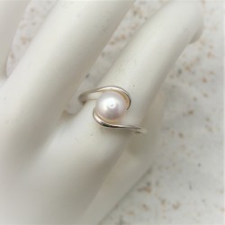 Zilveren ring met witte...