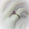 Geelgouden ring met driehoek cabochon amethist