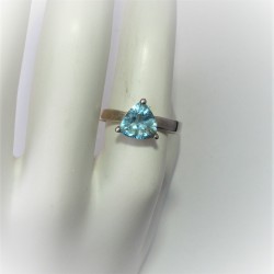 Ring met driehoekige blauwe...