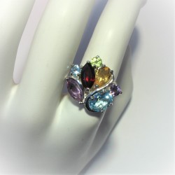 Elegante multicolour ring...