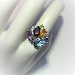 Elegante multicolour ring met ovale topaas