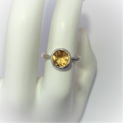 Ring met ronde citrien in...
