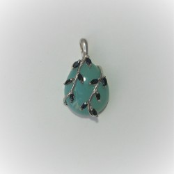Zilveren hanger met blauwe chalcedoon en saffier