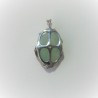 Blauwe chalcedoon versierd met verschillende edelstenen