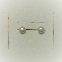 Parel oorstekers 4 mm wit