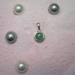 Zilveren hanger met ronde jade