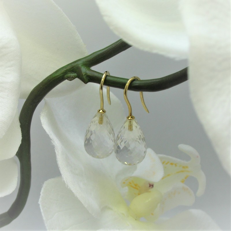 Geelgouden oorbellen met facet geslepen, druppelvorm bergkristal